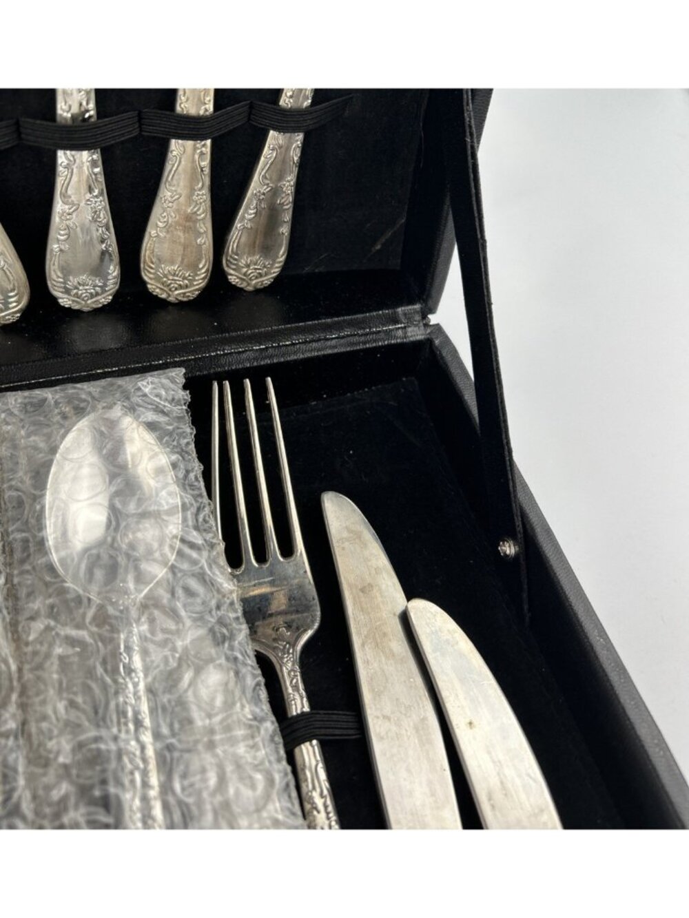 Wm. Rogers & Son Silverware Set Preowned 63 Pieces (Enchanted Rose) - Picture 7 of 14